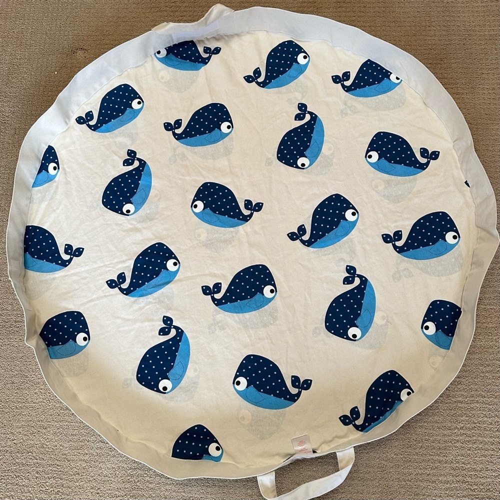 3 SPROUTS Play mat and storage tote - Whale design